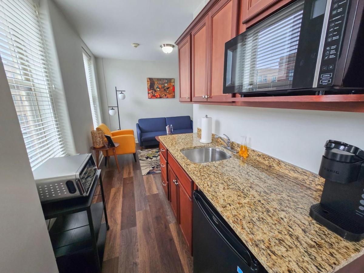Gorgeous And Spacious Studio At The Historic Inman - 200 Champaign Eksteriør bilde