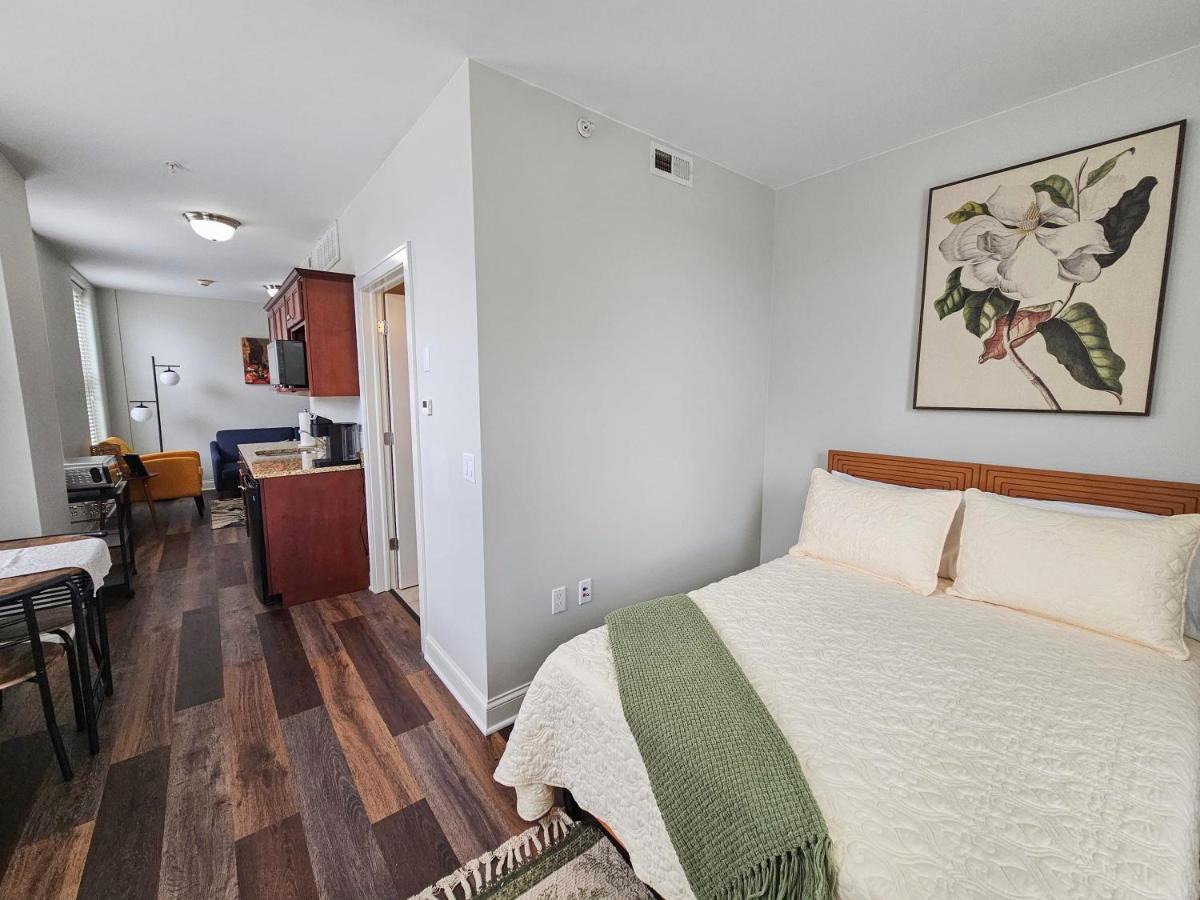 Gorgeous And Spacious Studio At The Historic Inman - 200 Champaign Eksteriør bilde